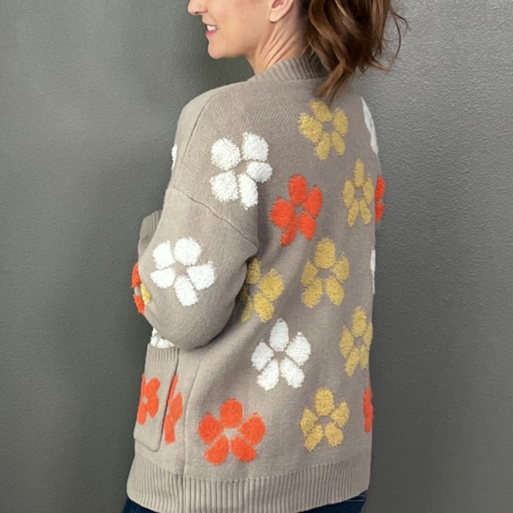Daisy Cardigan - Picture 2 of 2